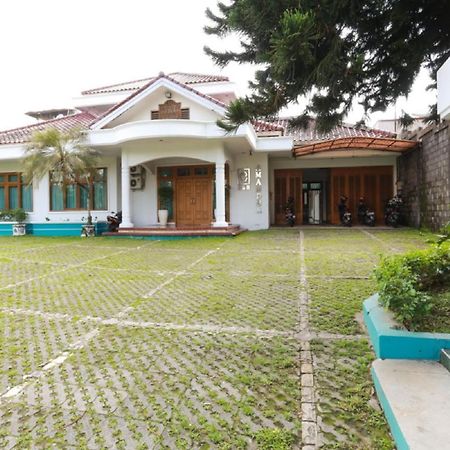 فندق Reddoorz Syariah Near Alun Alun Magelang Bayeman المظهر الخارجي الصورة