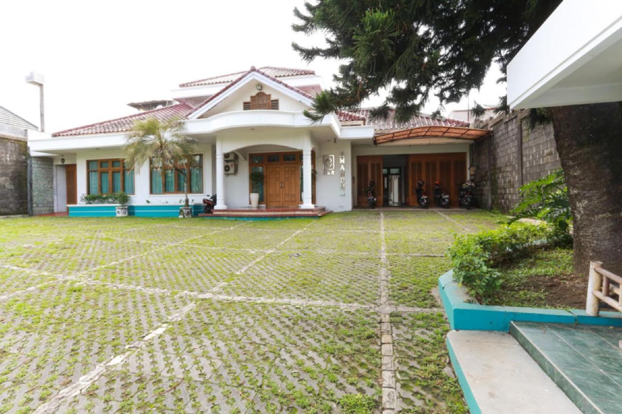 فندق Reddoorz Syariah Near Alun Alun Magelang Bayeman المظهر الخارجي الصورة